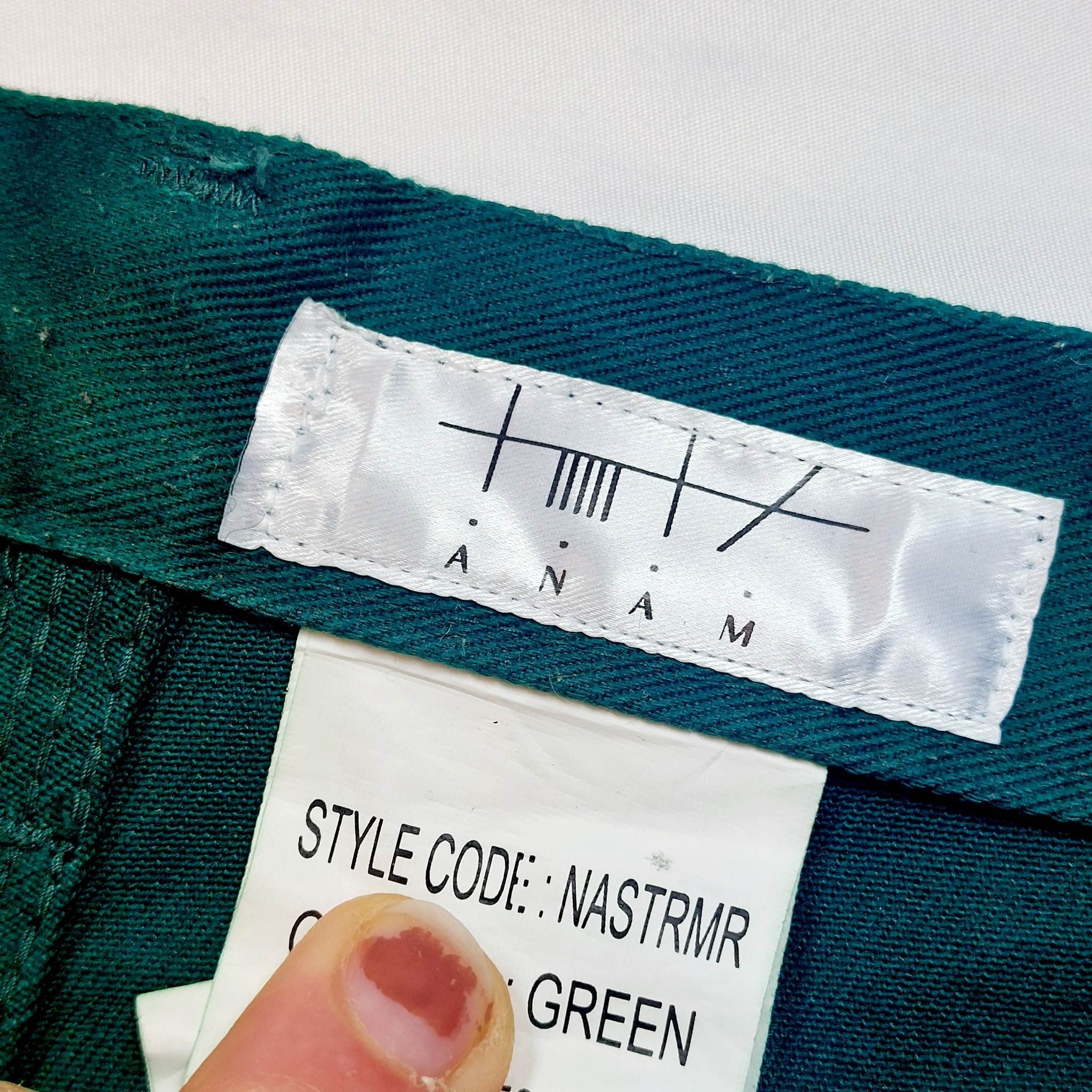 UPCYCLE l GREEN SCOUT CARGO SHORTS - L