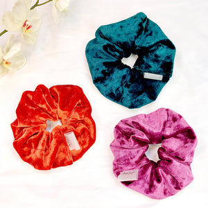 ANAM STUDIOS VELVET SCRUNCHIES