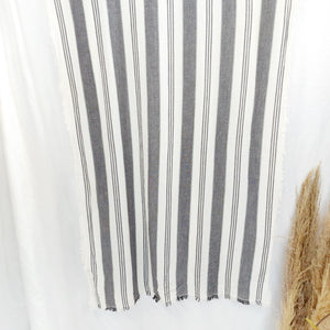 WHITE AND GREY STRIPED SCARF