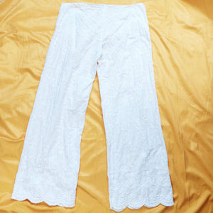 BOHEMIAN WHITE EMBROIDERED PANTS - M